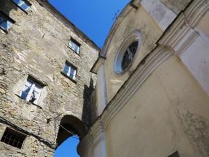 Beverino Castello, la Chiesa di Santa Croce - Mostra fotografica "Beverino in uno scatto", Centro polivalente di Beverino, 3-11 maggio 2014 (foto Giorgio Pagano)