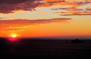 Il Tino e il Tinetto al tramonto da Montemarcello     (2013)    (foto Giorgio Pagano)