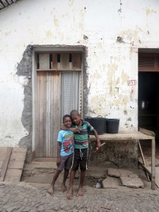 Roça di Ponta Figo, bambini  (foto Giorgio Pagano)
