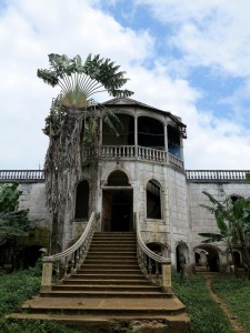 SaoTomè, Agua Izé: struttura della roça, piantagione già coloniale    (foto Giorgio Pagano)
