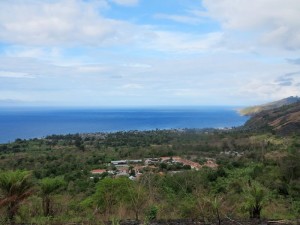 Sao Tomè, visione della roça di Ponta Figo e del golfo di Neves dal monte Careca    (2015)    (foto Giorgio Pagano)