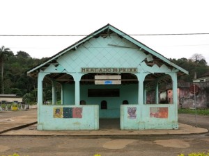 Principe, Santo Antonio, il mercato del pesce   (2015)    (foto Giorgio Pagano)