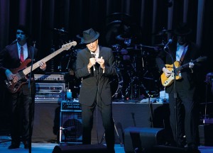 Firenze, Piazza Santa Croce, concerto di Leonard Cohen    (2010)    (foto Giorgio Pagano)