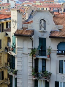 La Spezia, palazzo di Via XX Settembre 119, costruito nel 1926 su progetto dell'ingegner Gino Bacigalupi (2015) (foto Giorgio Pagano) 