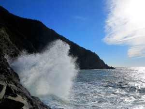 La Spezia, Tramonti, mareggiata a Fossola, mostra "La forma dell'acqua", Lerici, Enoteca Baroni, 17-31 maggio 2018  (2017)  (foto Giorgio Pagano)