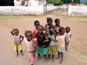 Sao Tomé e Principe, Neves, bambini (2015) (foto Giorgio Pagano)