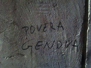 Genova, scritta murale nel centro storico  (2010)  (foto Giorgio Pagano)
