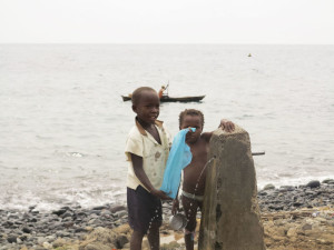 Sao Tomé, Neves, bambini (2015) (foto Giorgio Pagano).