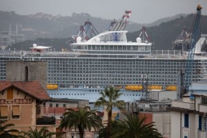 La Spezia, nave da crociera (2018) (foto Roberto Celi)