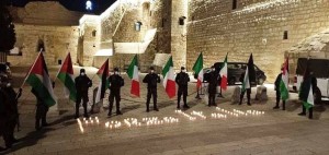 Betlemme, militanti palestinesi davanti alla Basilica della Natività (15 marzo 2020) (foto archivio Giorgio Pagano)