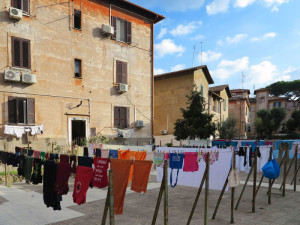 Roma, un cortile della Garbatella - Utopia architettonica del "dopo" (2018) (foto Giorgio Pagano)